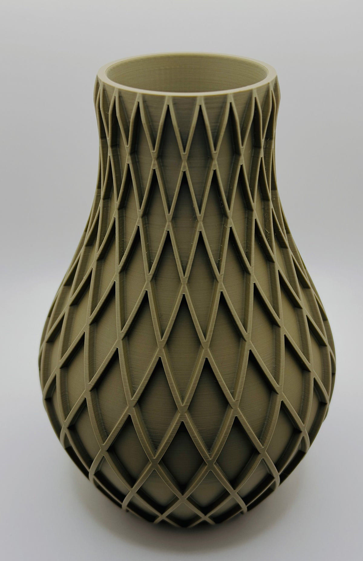 Vase mit Rautenmuster