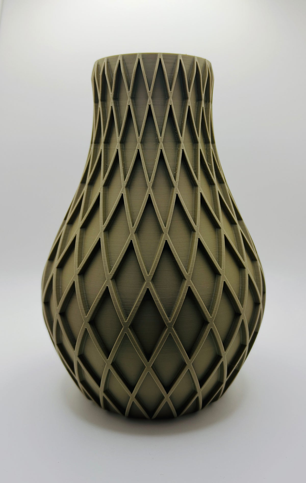 Vase mit Rautenmuster