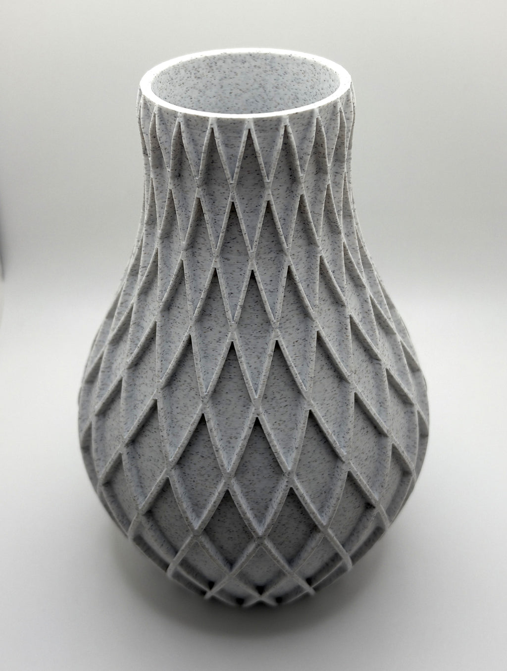 Vase mit Rautenmuster