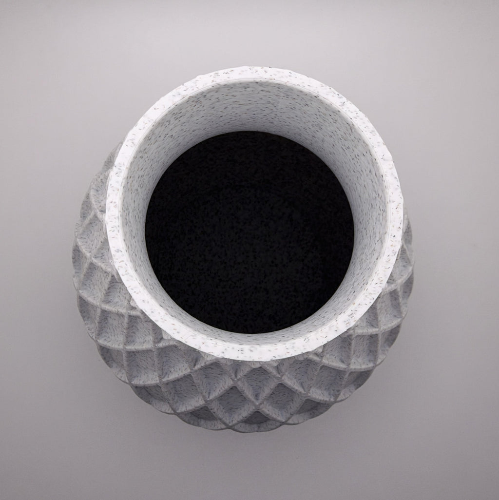 Vase mit Rautenmuster
