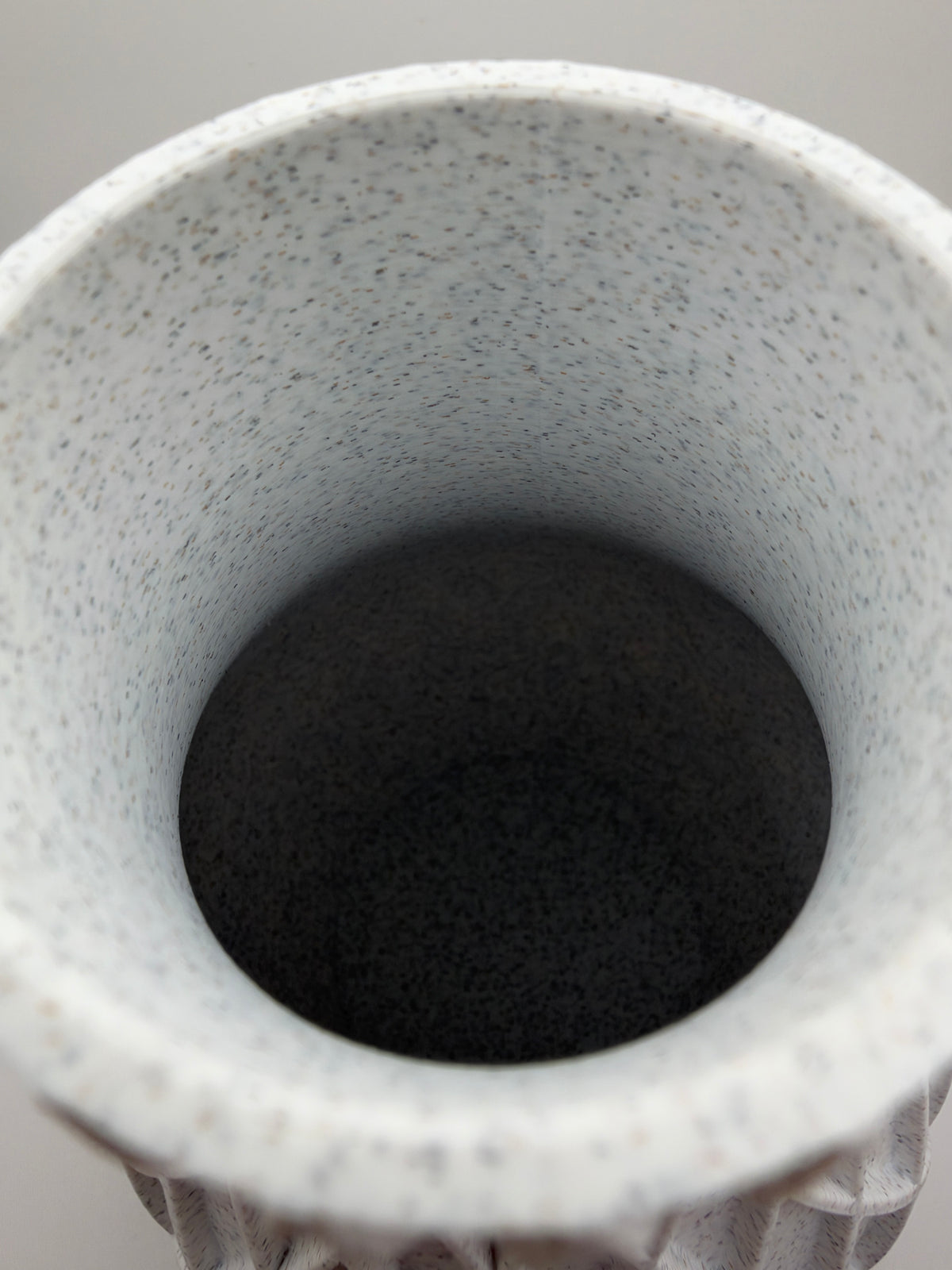 Vase mit Rautenmuster